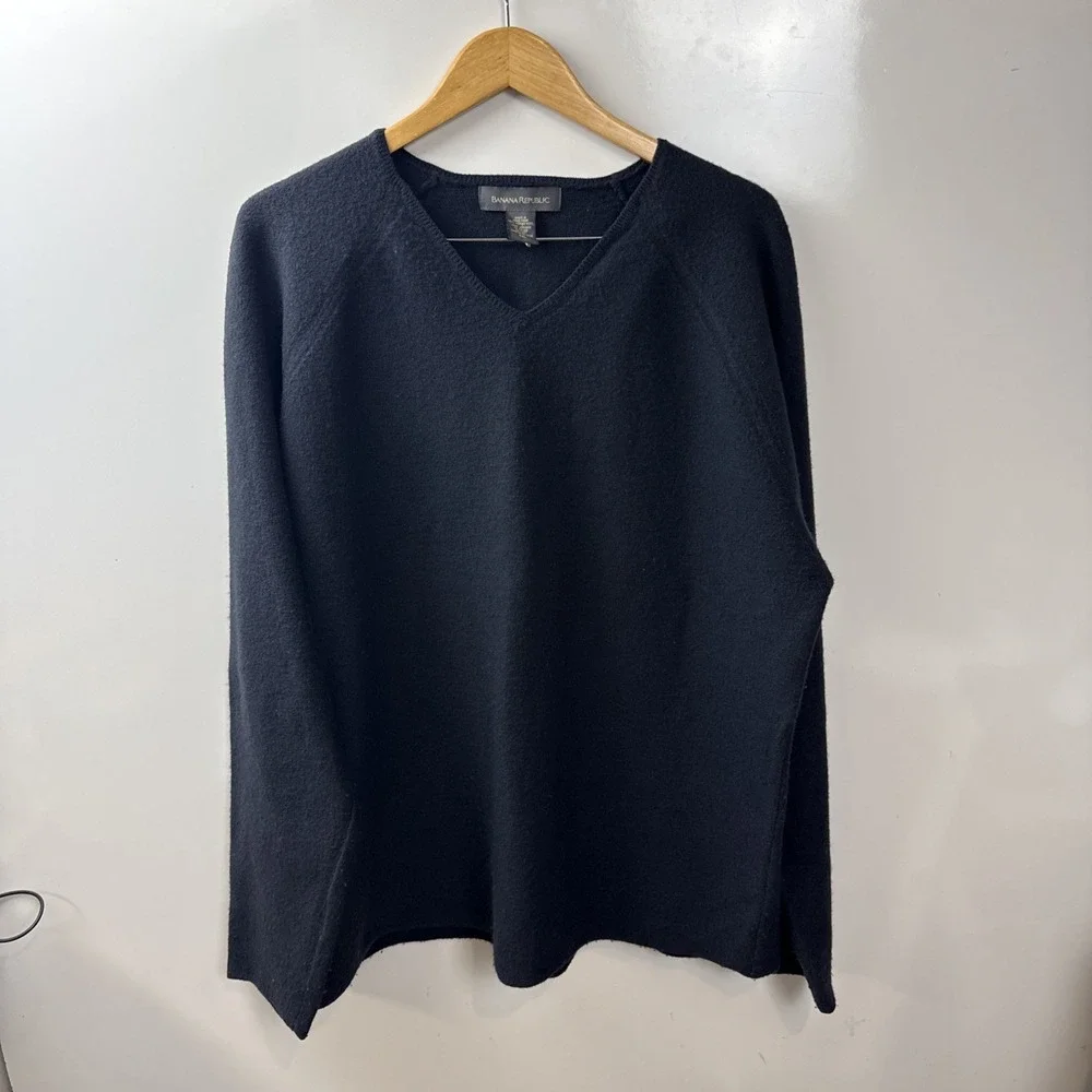Banana Republic Men's Wool V-Neck Sweater XXL Navy Blue Made In Hong Kong Vtg